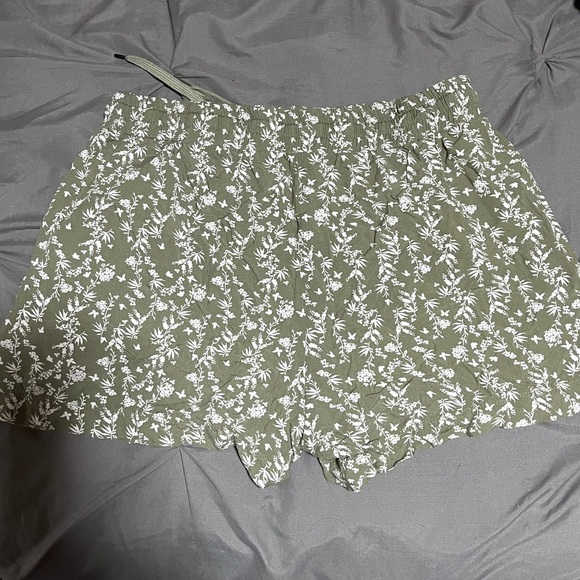Flowy shorts - Picture 2 of 3